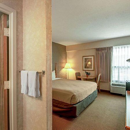 Econo Lodge Metro Arlington Ngoại thất bức ảnh
