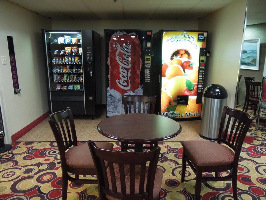 Econo Lodge Metro Arlington Ngoại thất bức ảnh