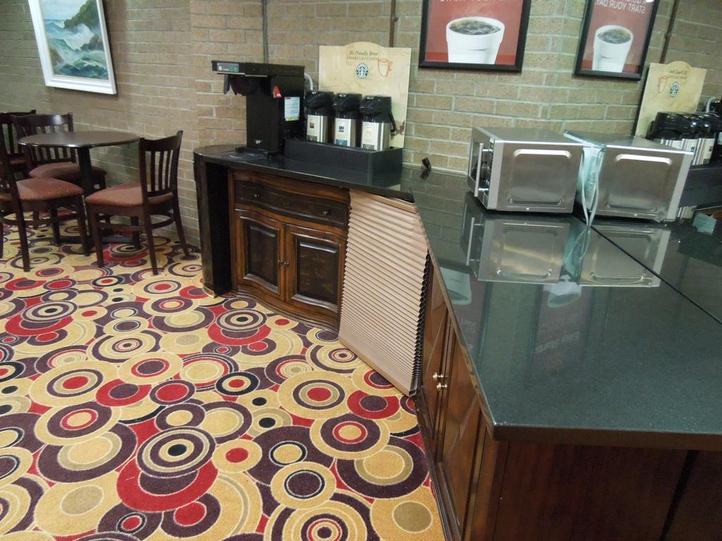 Econo Lodge Metro Arlington Ngoại thất bức ảnh